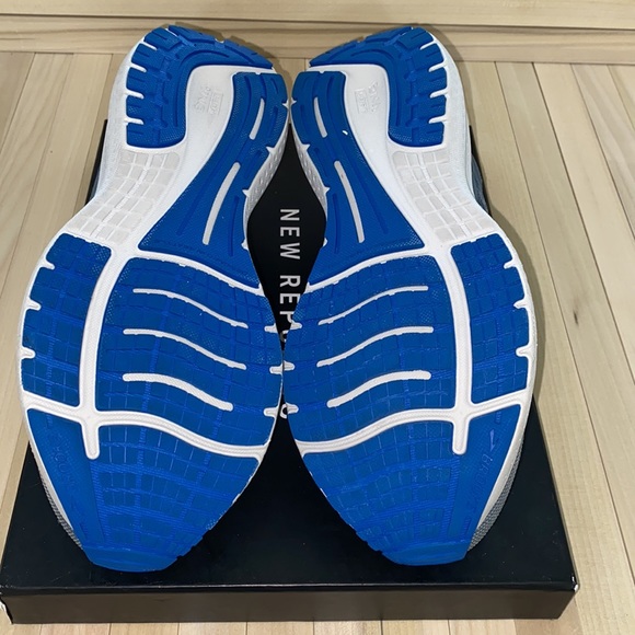Brooks Glycerin 19 Size 8.5 (2E) - Picture 7 of 9